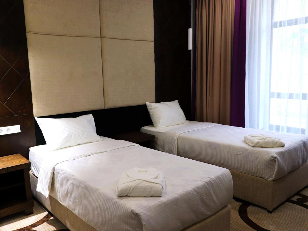 East Palace Hotel الماتي المظهر الخارجي الصورة