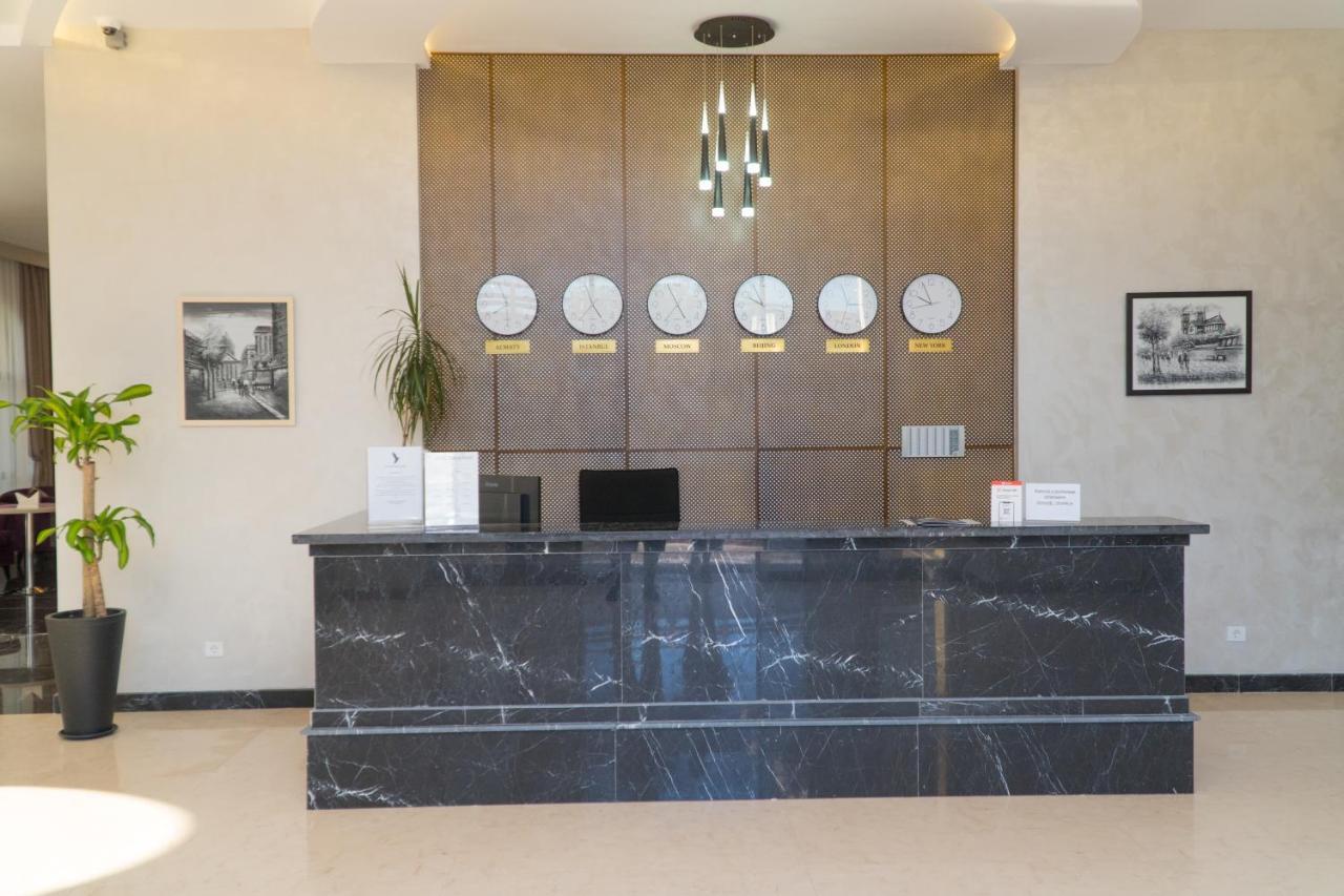 East Palace Hotel الماتي المظهر الخارجي الصورة