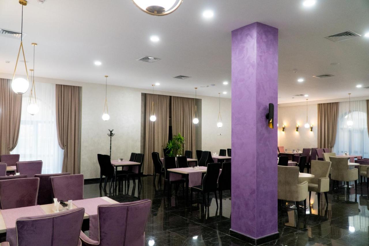 East Palace Hotel الماتي المظهر الخارجي الصورة