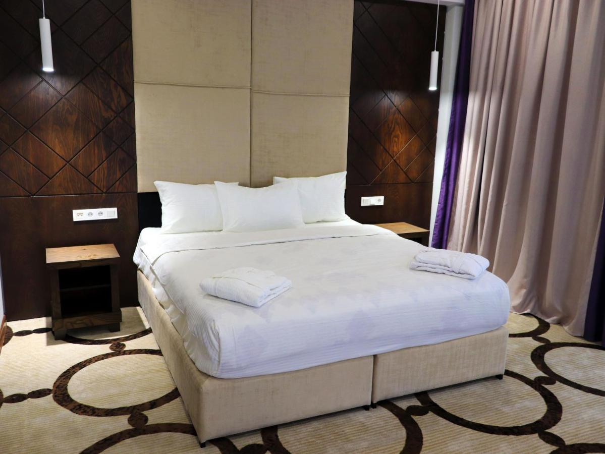 East Palace Hotel الماتي المظهر الخارجي الصورة