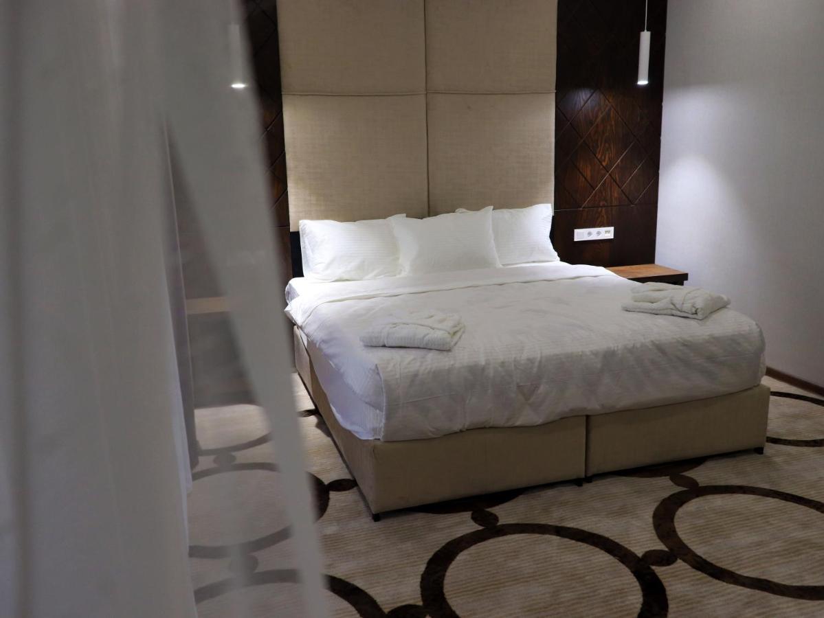 East Palace Hotel الماتي المظهر الخارجي الصورة