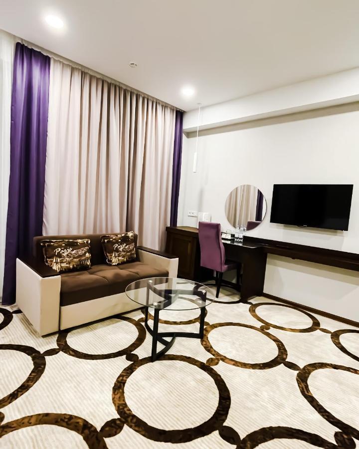 East Palace Hotel الماتي المظهر الخارجي الصورة