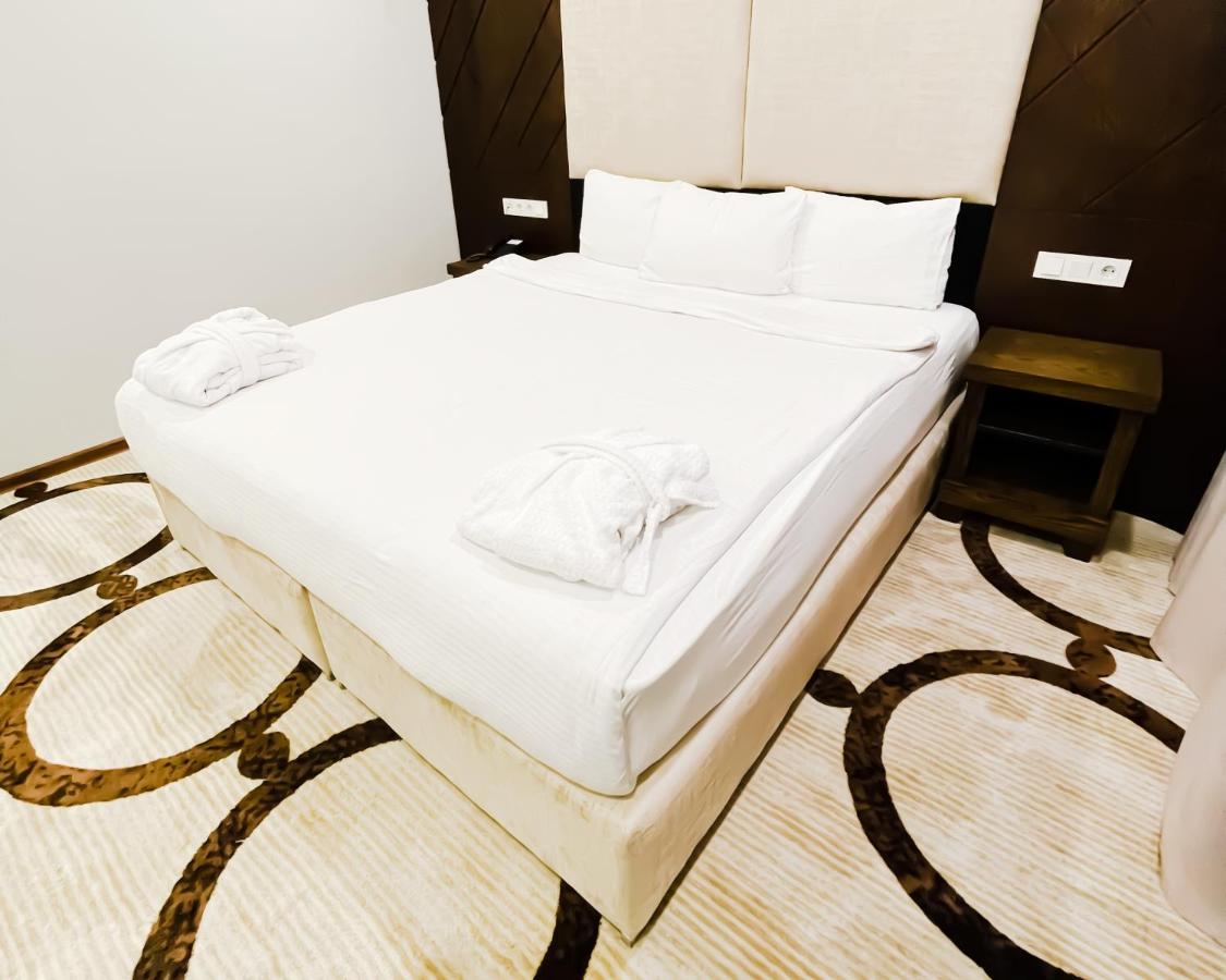 East Palace Hotel الماتي المظهر الخارجي الصورة